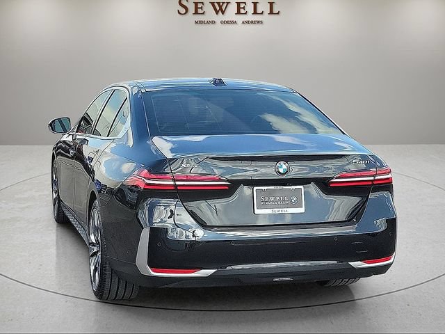 Used 2024 BMW 540i xDrive w/ Convenience Package AWD/4WD image 3