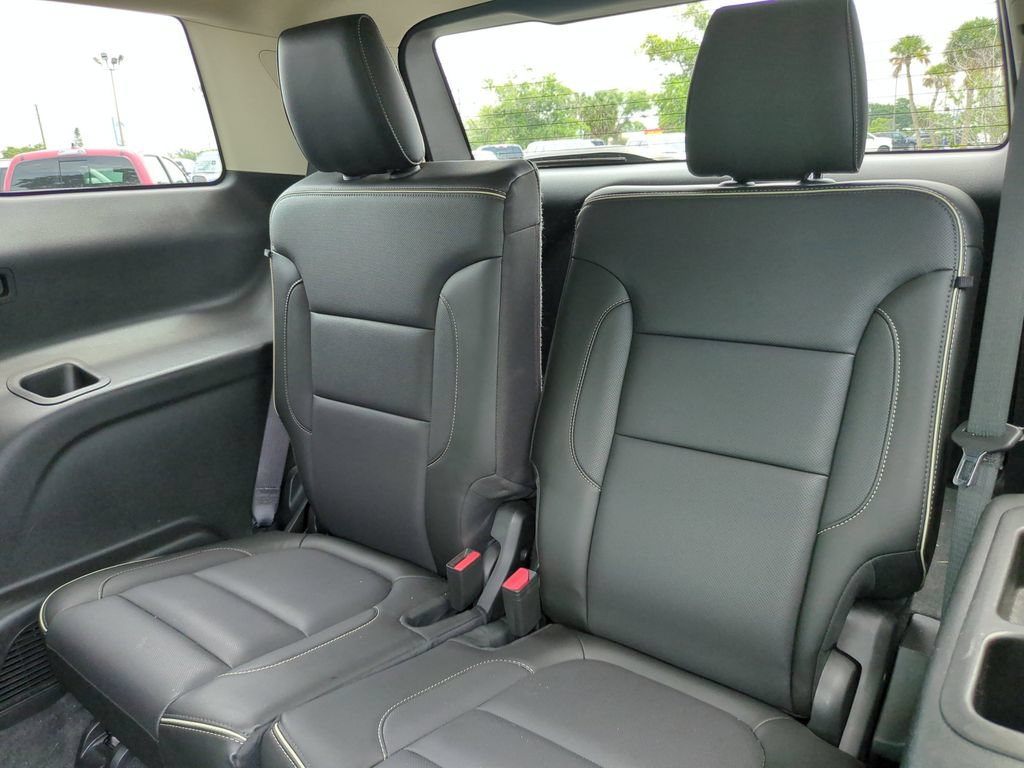 Used 2018 GMC Acadia Denali w/ Technology Package FWD image 15