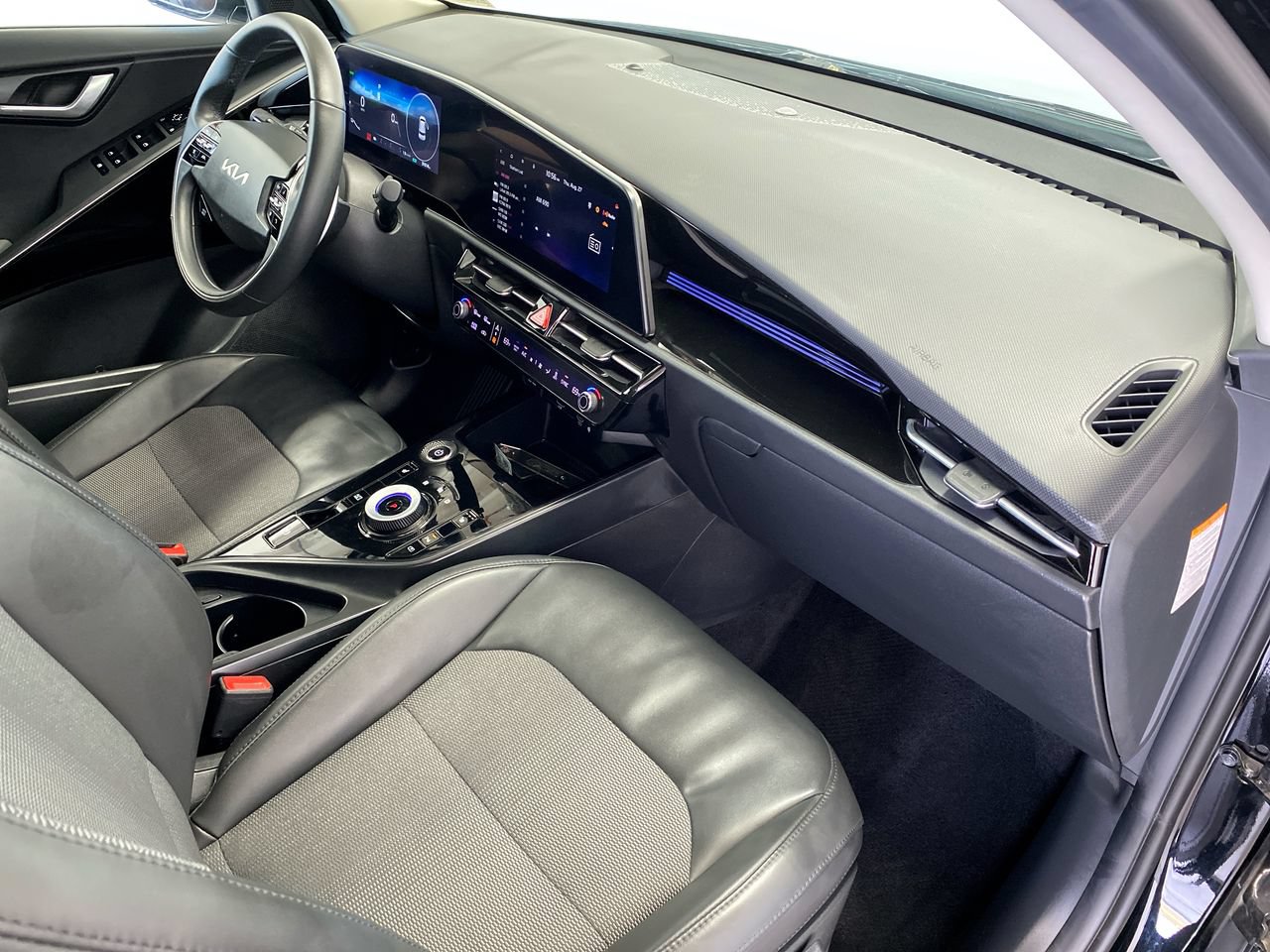 Certified 2023 Kia Niro Wind FWD image 29