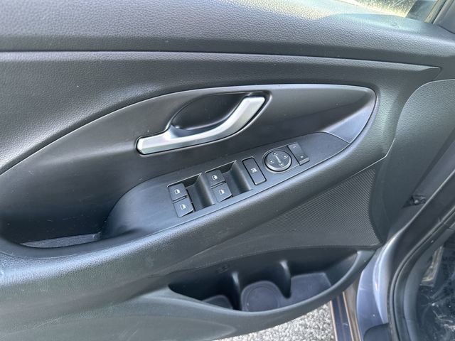 Used 2018 Hyundai Elantra GT image 17