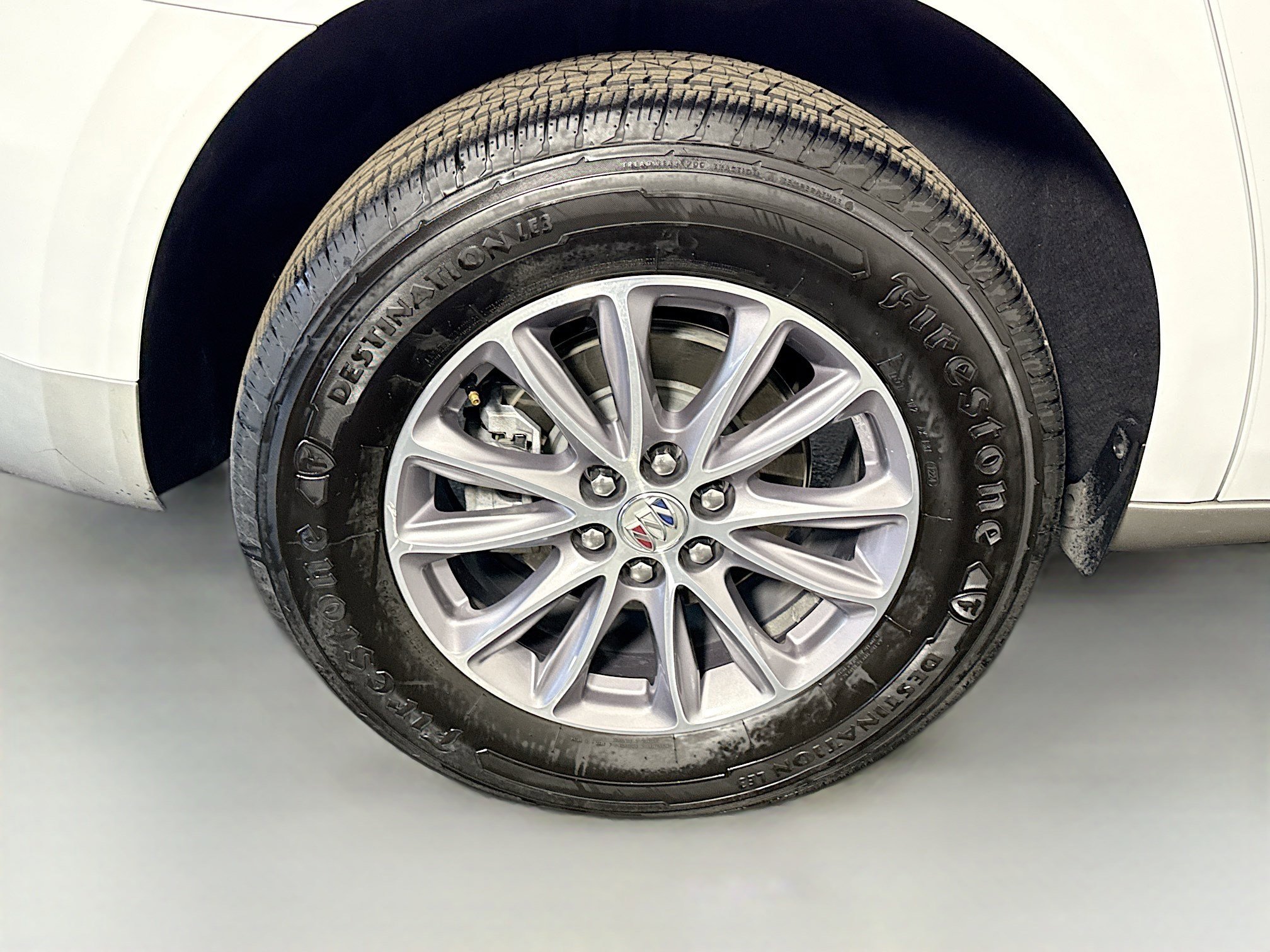 Used 2023 Buick Enclave Essence image 33