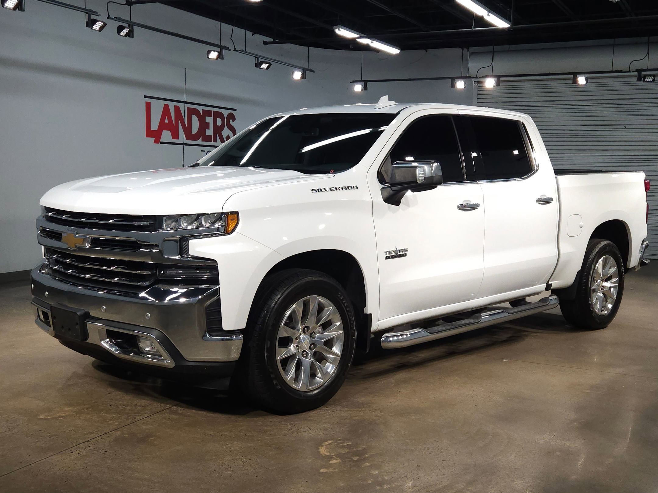 Used 2019 Chevrolet Silverado 1500 LTZ w/ LTZ Texas Edition image 3