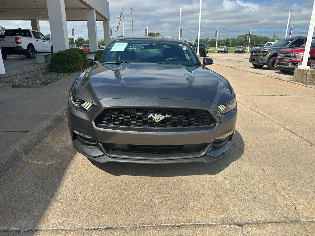 Used 2017 Ford Mustang Coupe RWD image 11