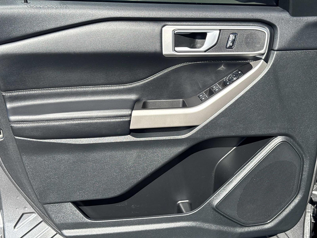 Certified 2023 Ford Explorer XLT RWD image 20