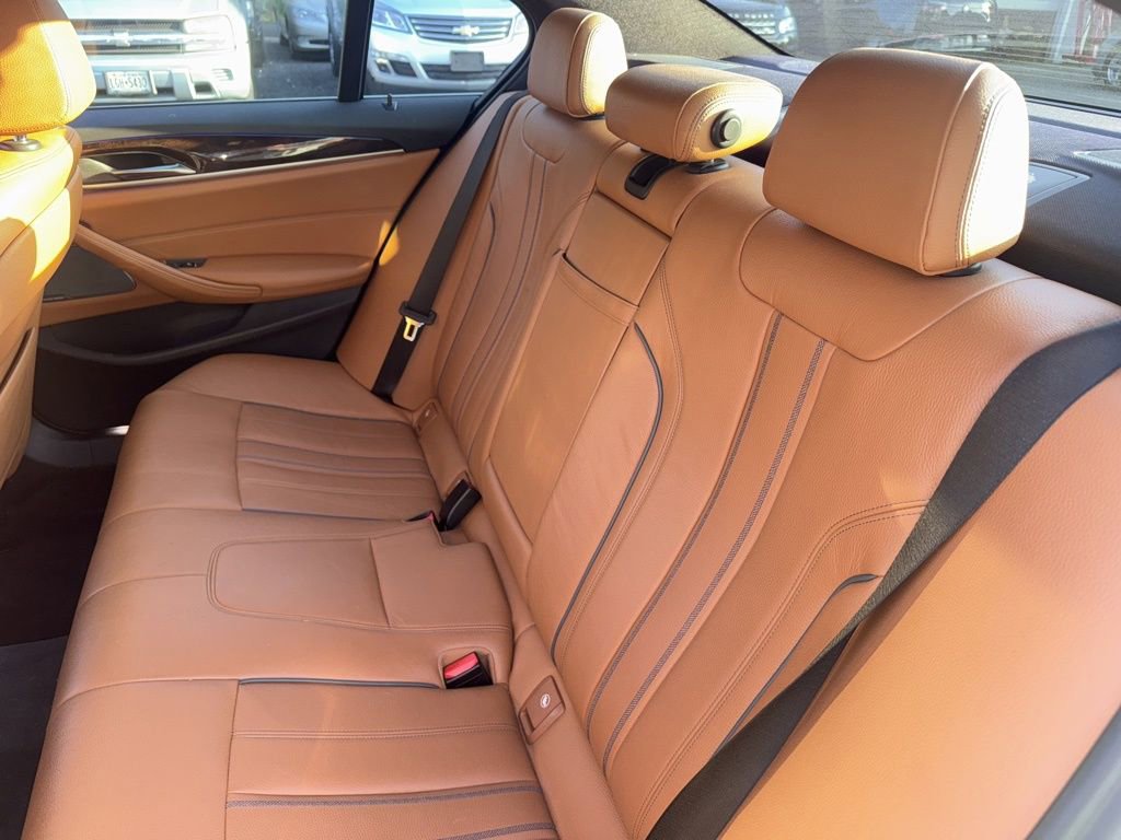 Used 2017 BMW 540i xDrive image 35
