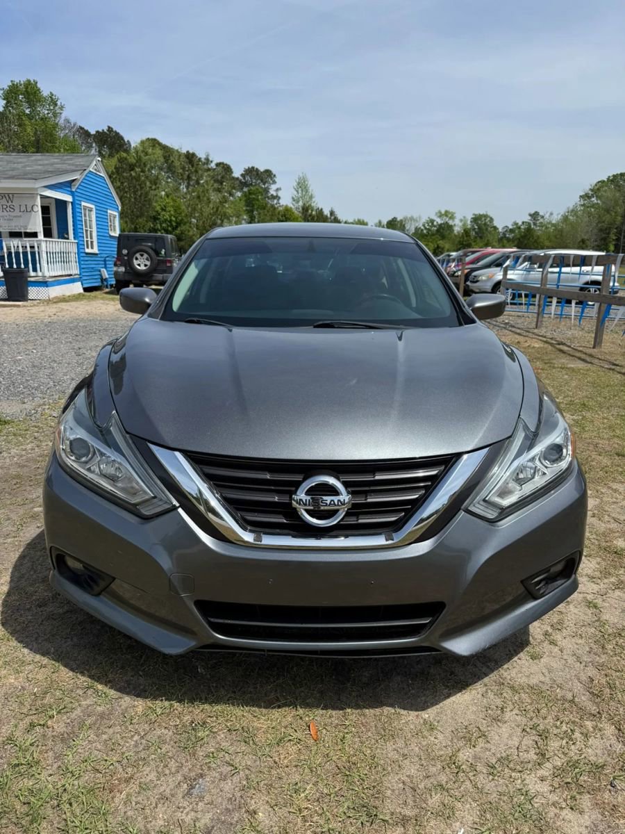 Used 2017 Nissan Altima 2.5 SV image 3