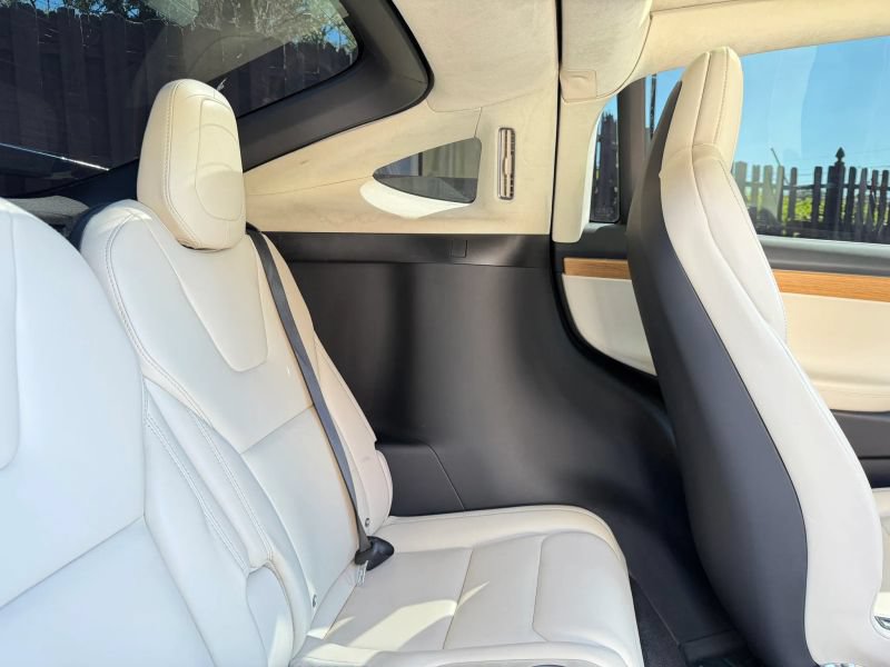 Used 2018 Tesla Model X 100D AWD/4WD image 34