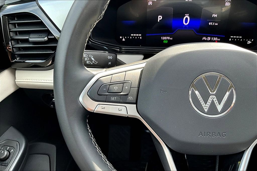 Used 2025 Volkswagen Taos S image 9