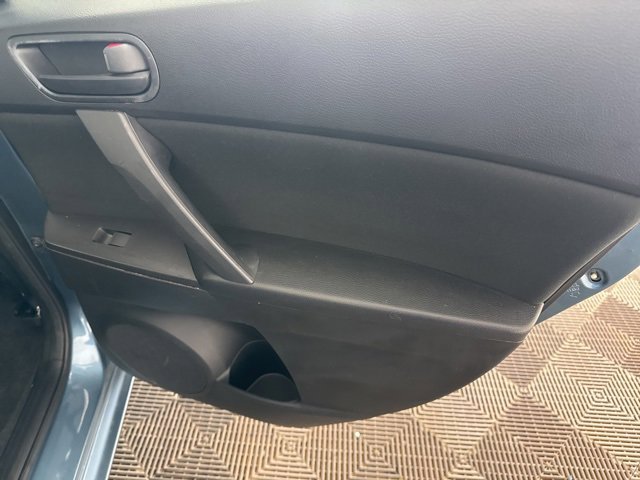 Used 2011 MAZDA MAZDA3 i Sport image 24