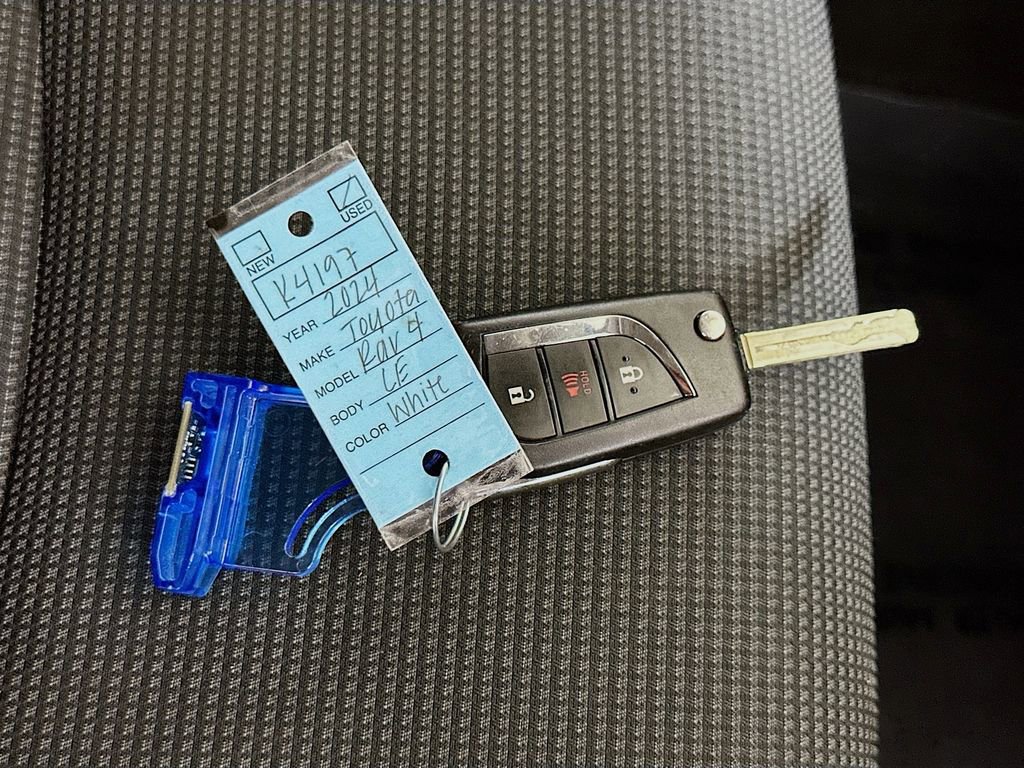 Used 2024 Toyota RAV4 LE image 32