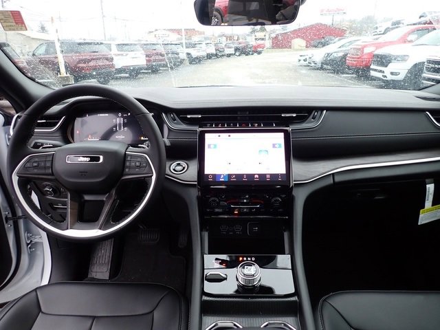 New 2025 Jeep Grand Cherokee Limited w/ MOPAR Finishing Package image 14