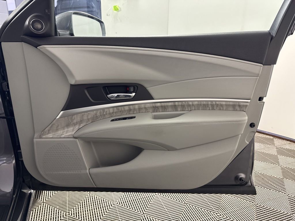 Used 2018 Acura RLX w/ Technology Package FWD image 21