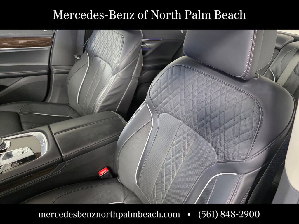 Used 2022 BMW 750i xDrive image 11