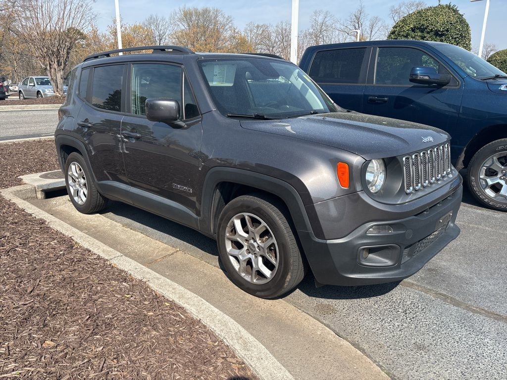 Used 2018 Jeep Renegade Latitude w/ Popular Equipment Group image 1