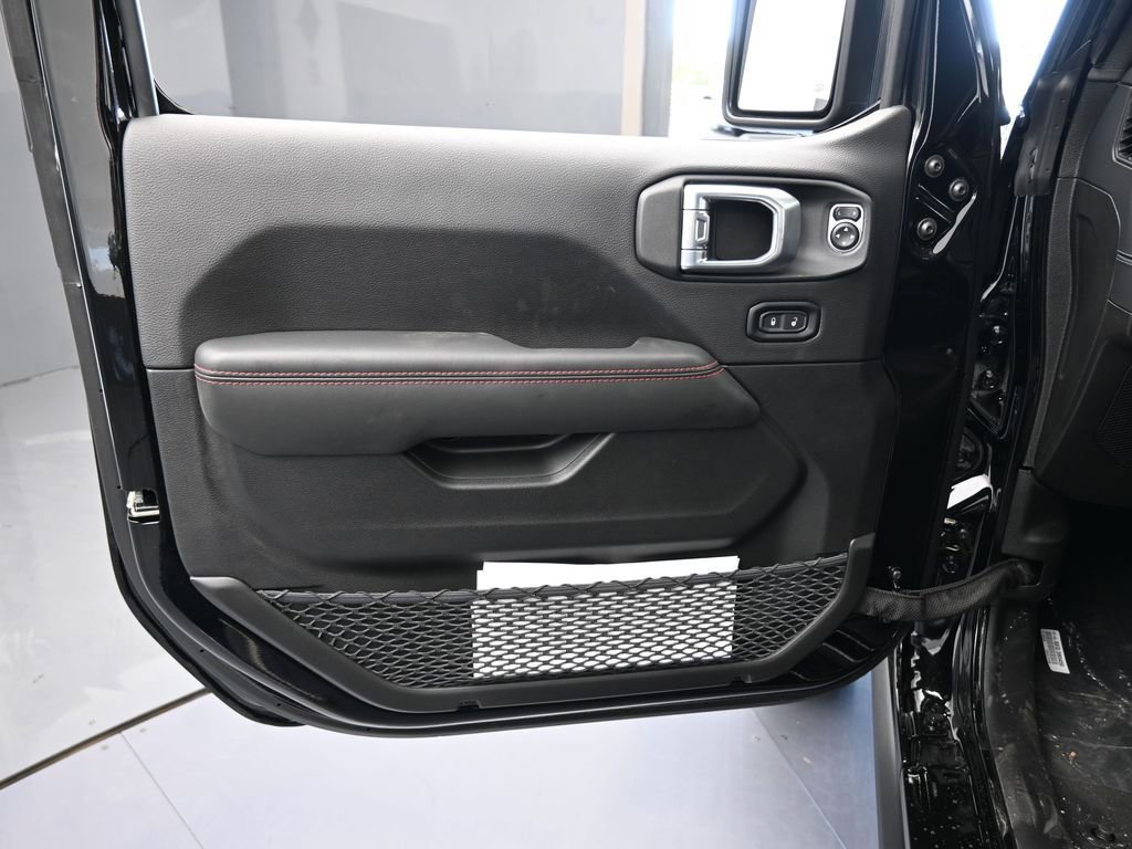 New 2026 Jeep Gladiator Rubicon w/ Steel Power Dome Hood Package AWD/4WD image 12