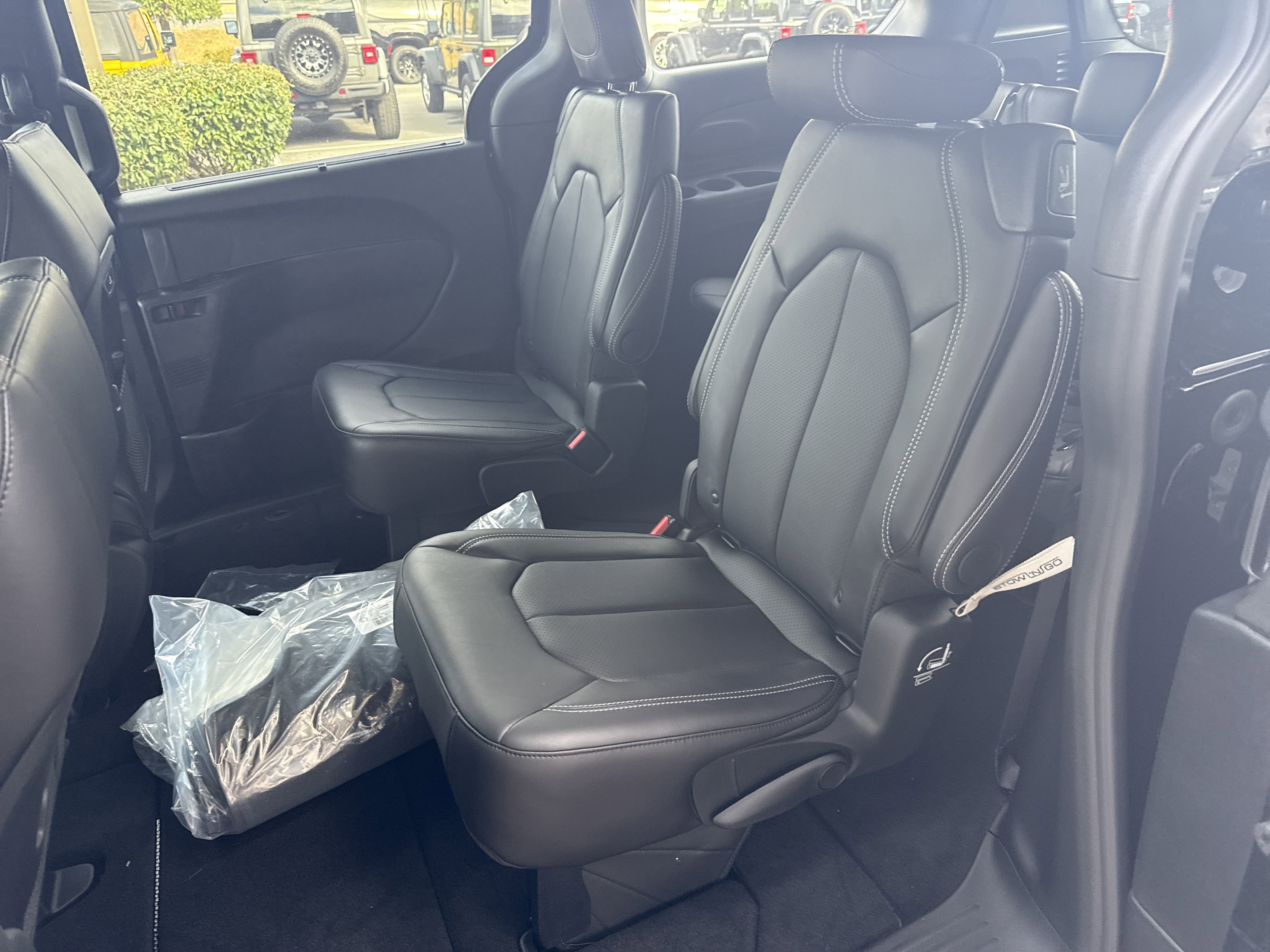 New 2026 Chrysler Pacifica Select image 13