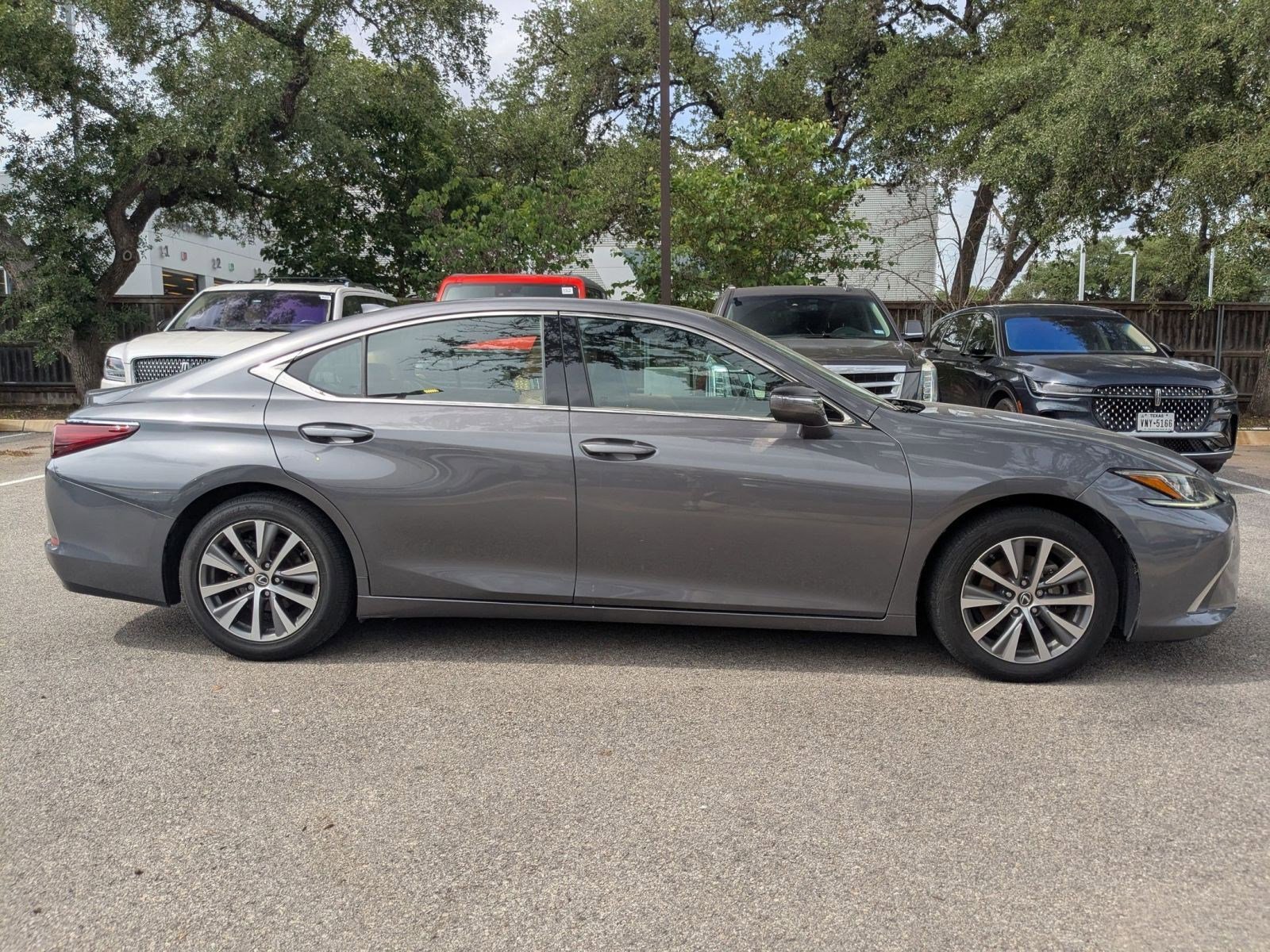 Used 2021 Lexus ES 350 w/ Premium Package FWD image 2