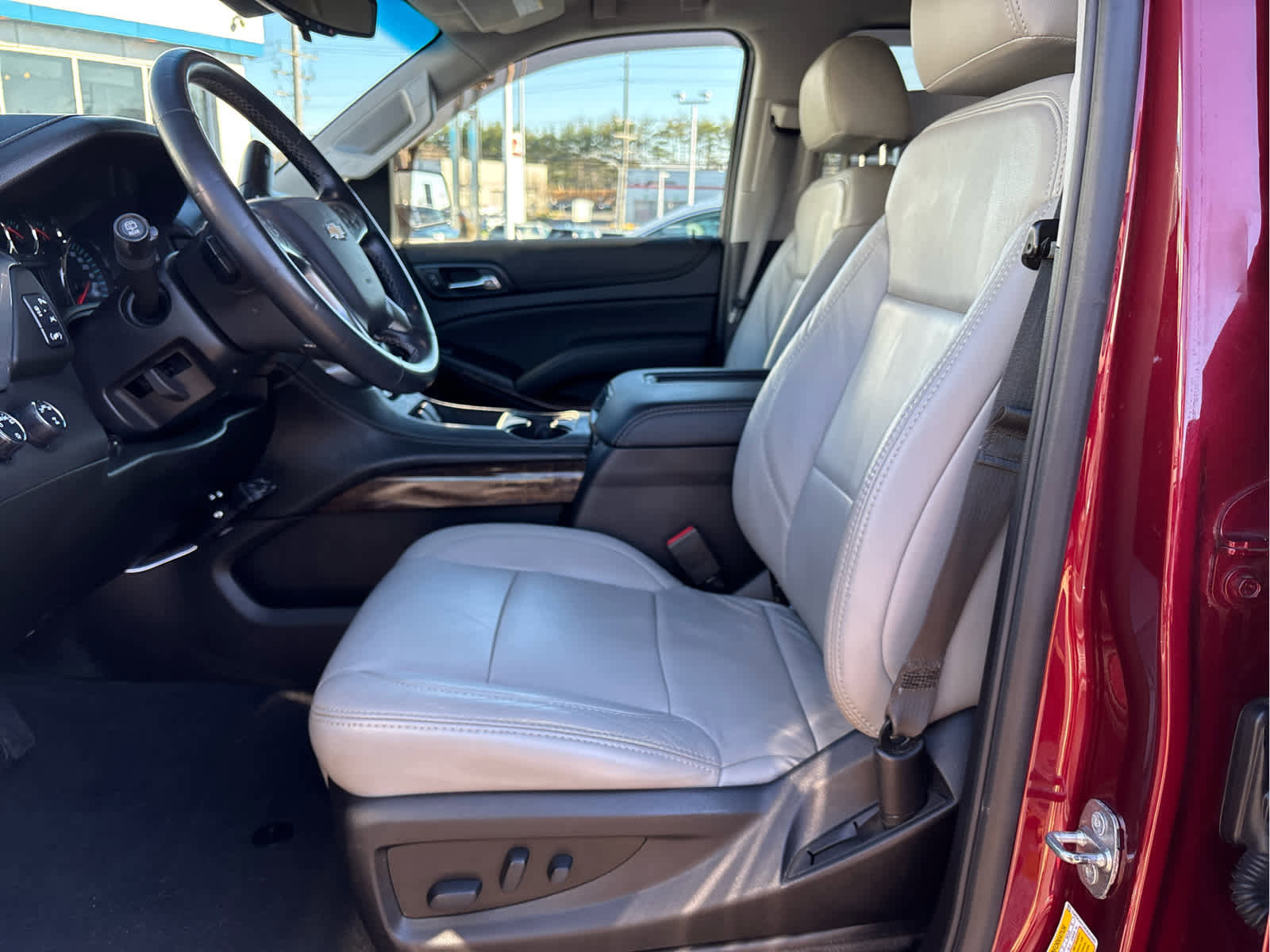 Used 2019 Chevrolet Tahoe LS w/ Enhanced Driver Alert Package AWD/4WD image 8