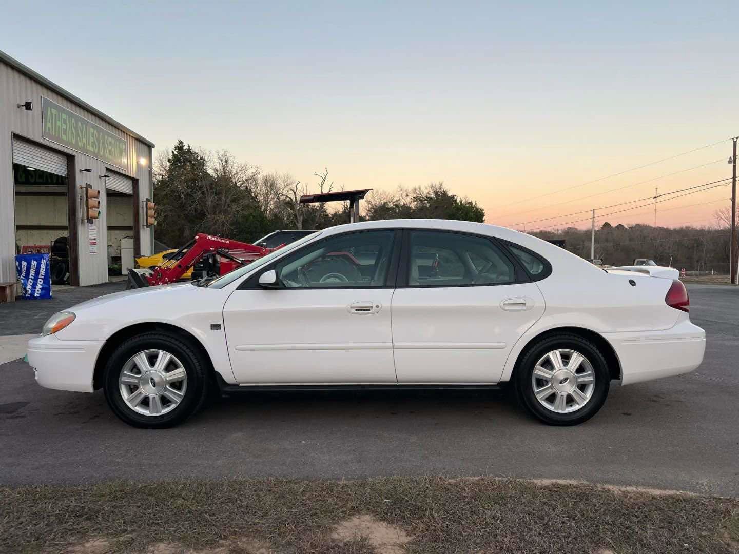 Used 2004 Ford Taurus SEL image 5