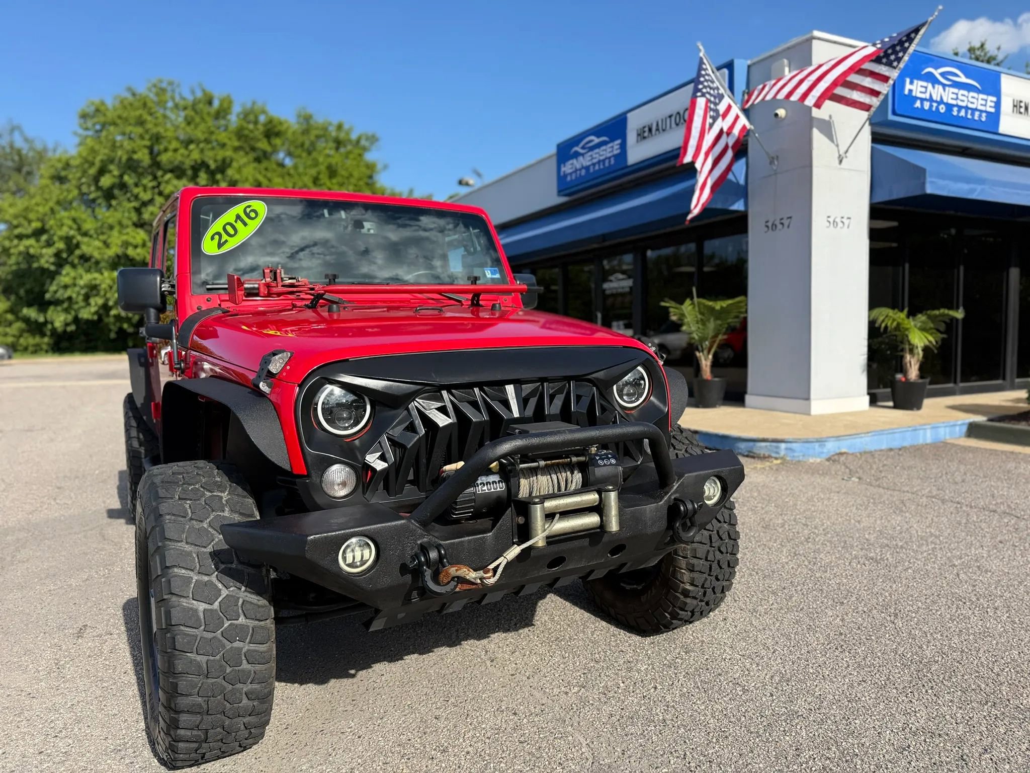 Used 2016 Jeep Wrangler Unlimited Sahara w/ Connectivity Group AWD/4WD image 18