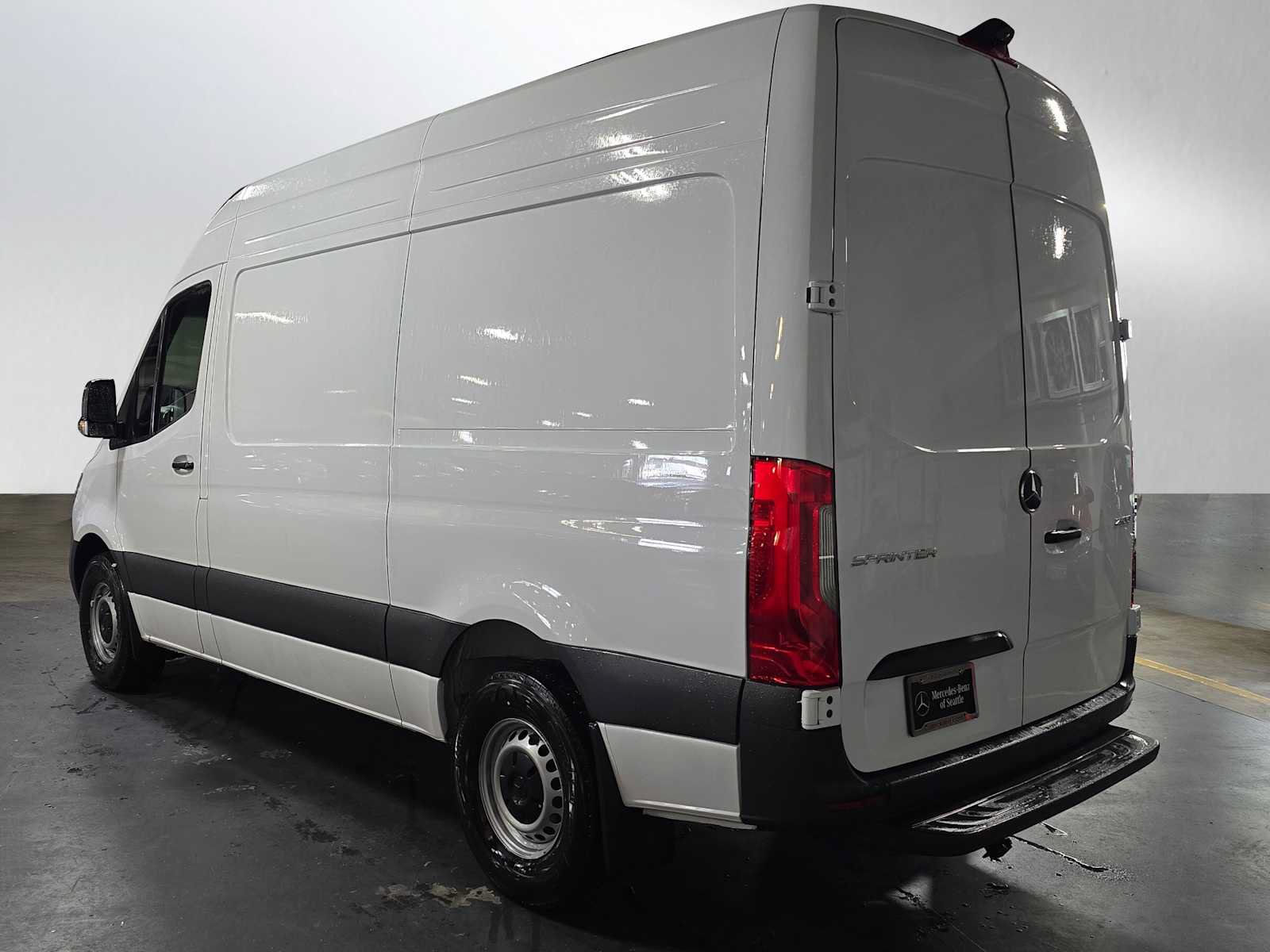 Used 2025 Mercedes-Benz Sprinter 2500 image 5