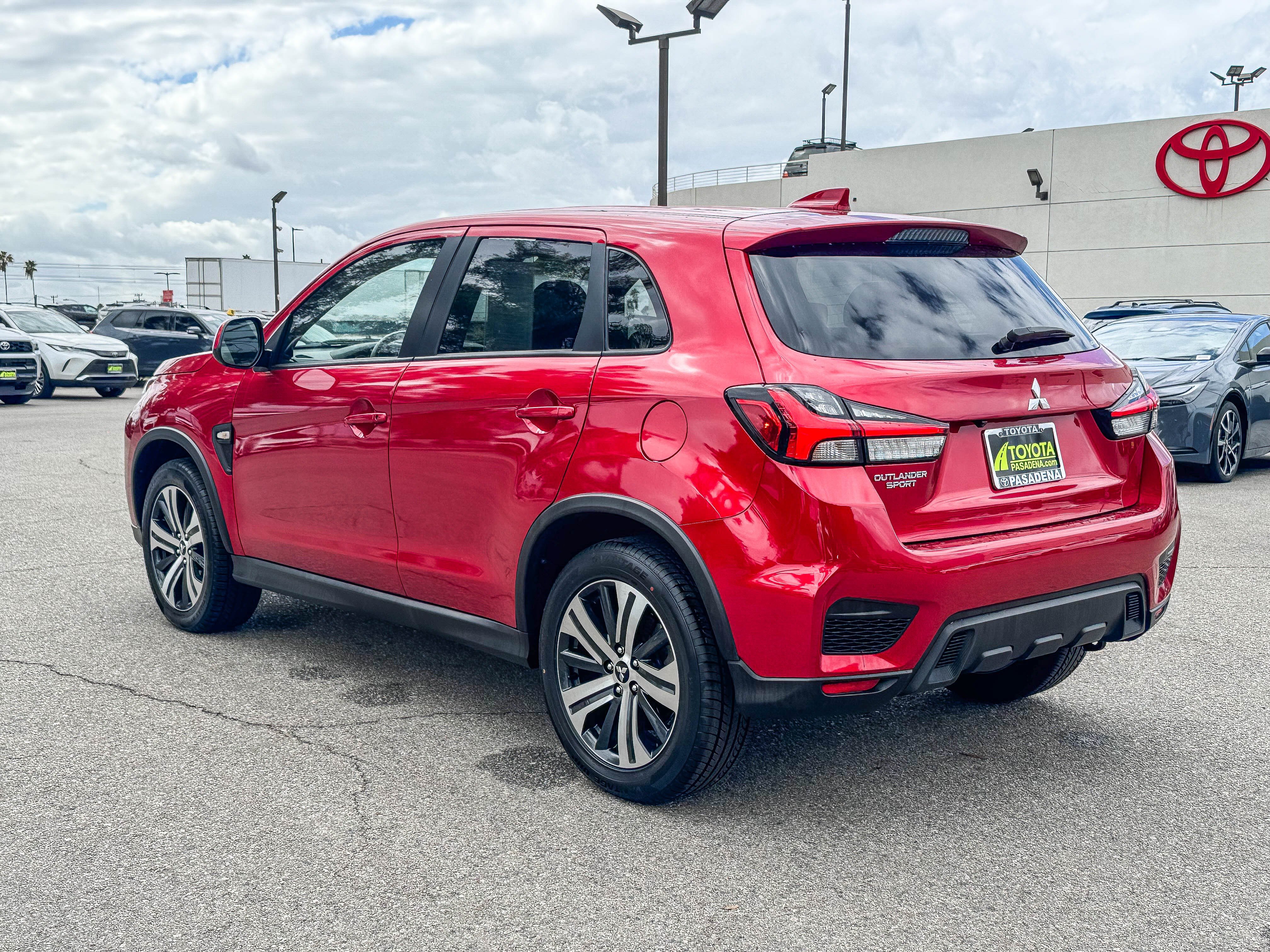 Used 2025 Mitsubishi Outlander Sport AWD image 8