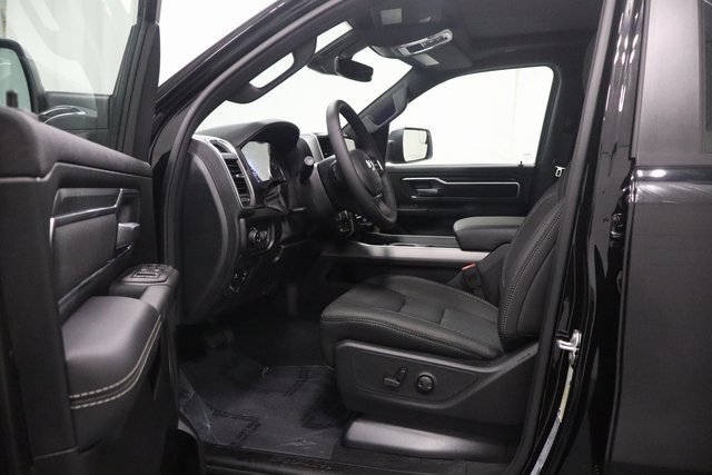New 2026 RAM 1500 4x4 Crew Cab image 10