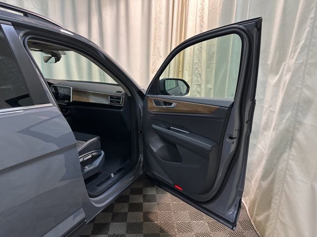 New 2026 Volkswagen Atlas SE image 36