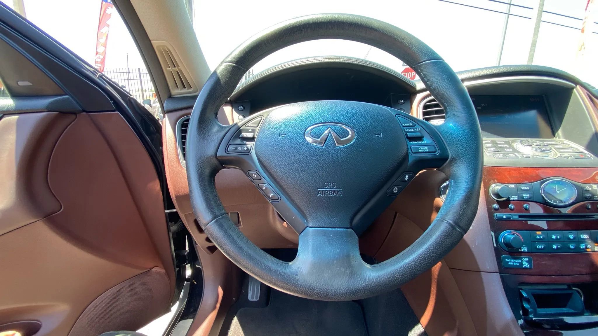 Used 2016 INFINITI QX50 AWD w/ Technology Package image 8
