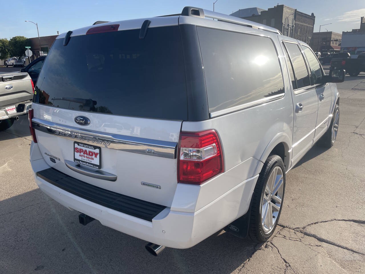 Used 2017 Ford Expedition EL Platinum AWD/4WD image 5