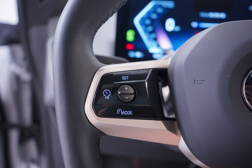 Used 2026 BMW iX xDrive60 image 18