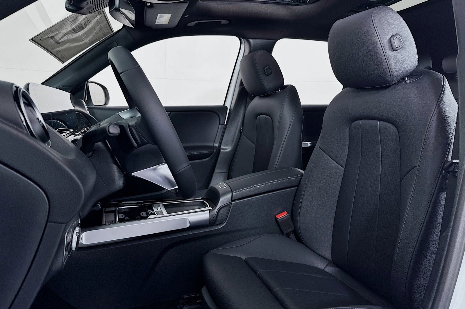 New 2026 Mercedes-Benz GLB 250 image 16