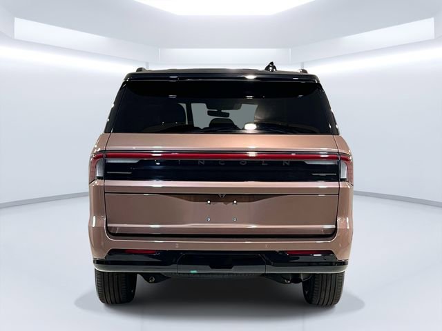 Used 2025 Lincoln Navigator Black Label image 8