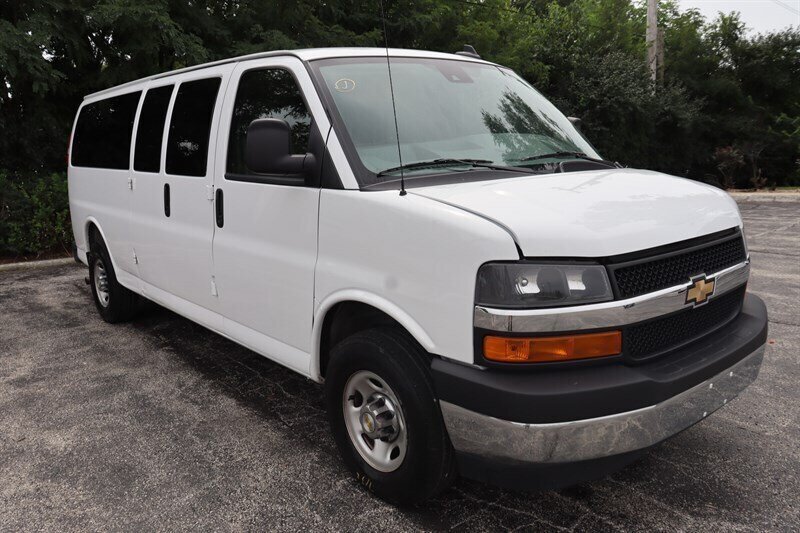 Used 2025 Chevrolet Express 3500 LT w/ LT Preferred Equipment Group RWD image 1