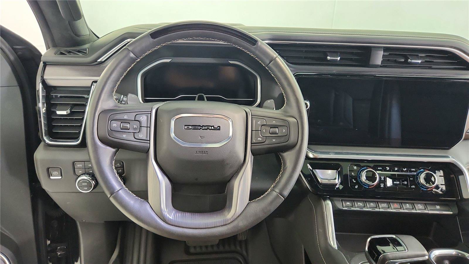 Used 2023 GMC Sierra 1500 Denali Ultimate AWD/4WD image 15