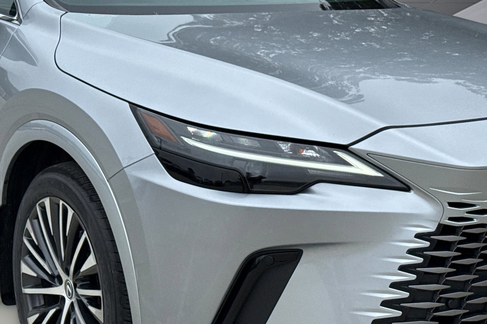 Used 2023 Lexus RX 350 Premium Plus w/ Cold Area Package FWD image 10