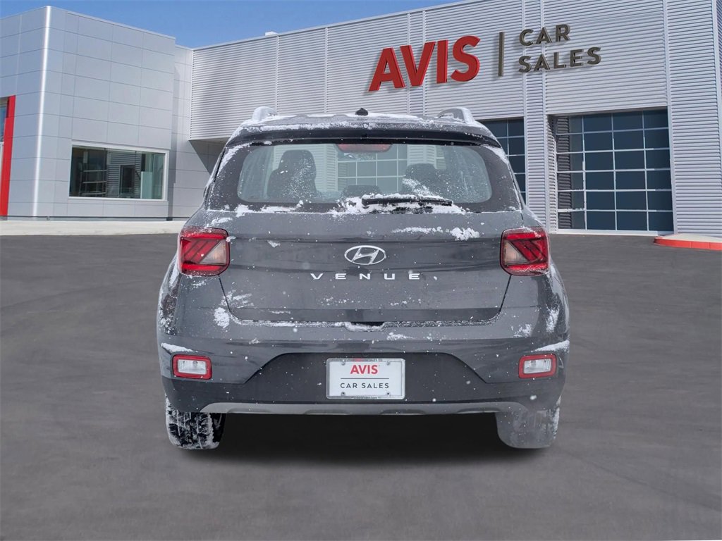Used 2025 Hyundai Venue SEL image 5