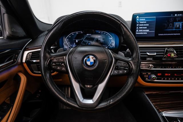 Used 2022 BMW 530e w/ Premium Package image 13