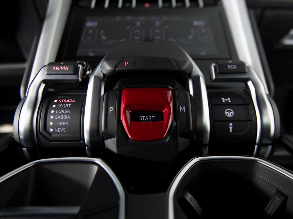 Used 2022 Lamborghini Urus image 21