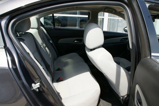 Used 2015 Chevrolet Cruze LT FWD image 26