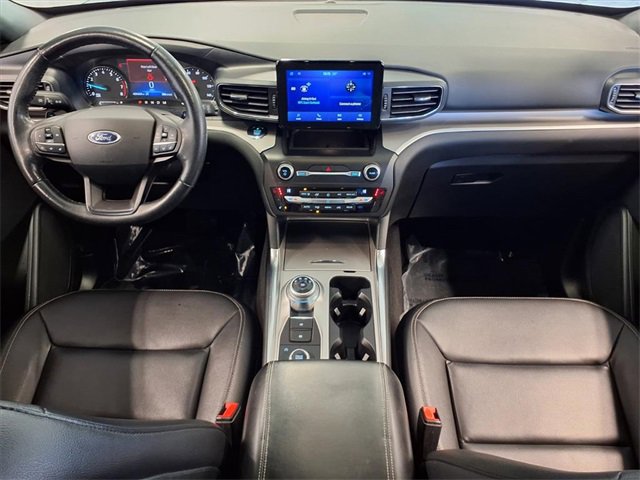 Certified 2020 Ford Explorer XLT w/ Equipment Group 202A image 9