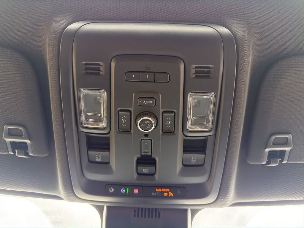 Used 2024 Chevrolet Tahoe High Country AWD/4WD image 33