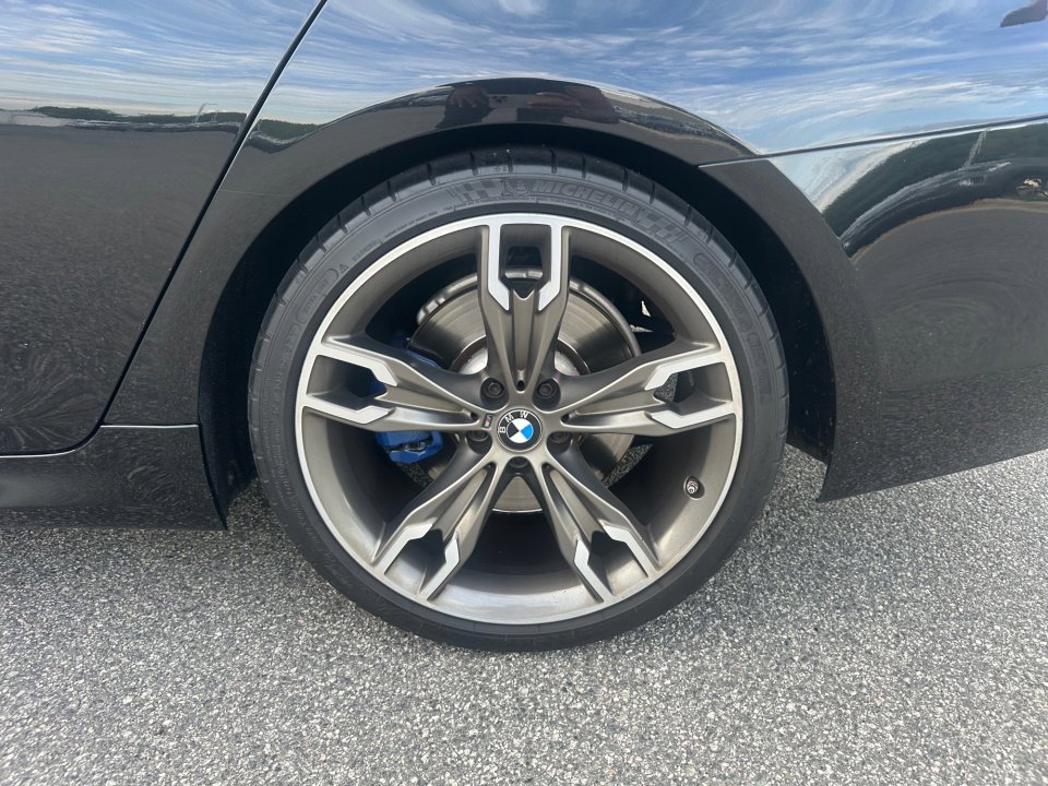 Used 2019 BMW M550i xDrive w/ Premium Package 2 AWD/4WD image 16