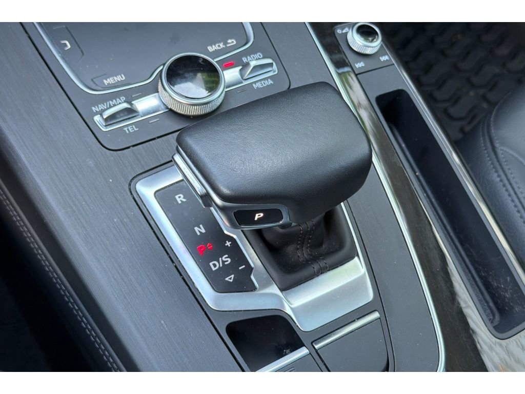 Used 2020 Audi Q5 e Premium Plus w/ Premium Plus Package image 24