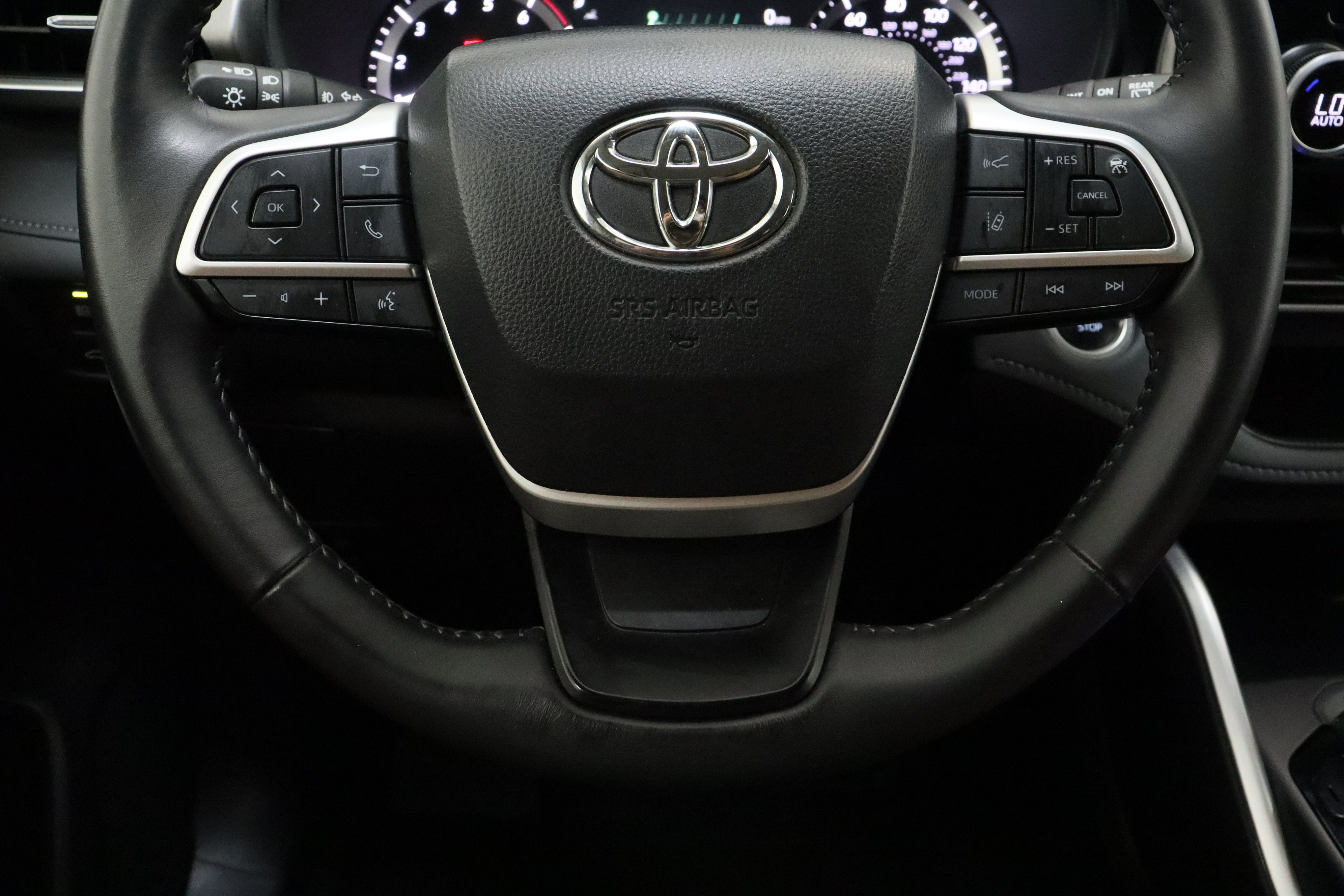 Certified 2025 Toyota Highlander LE FWD image 24