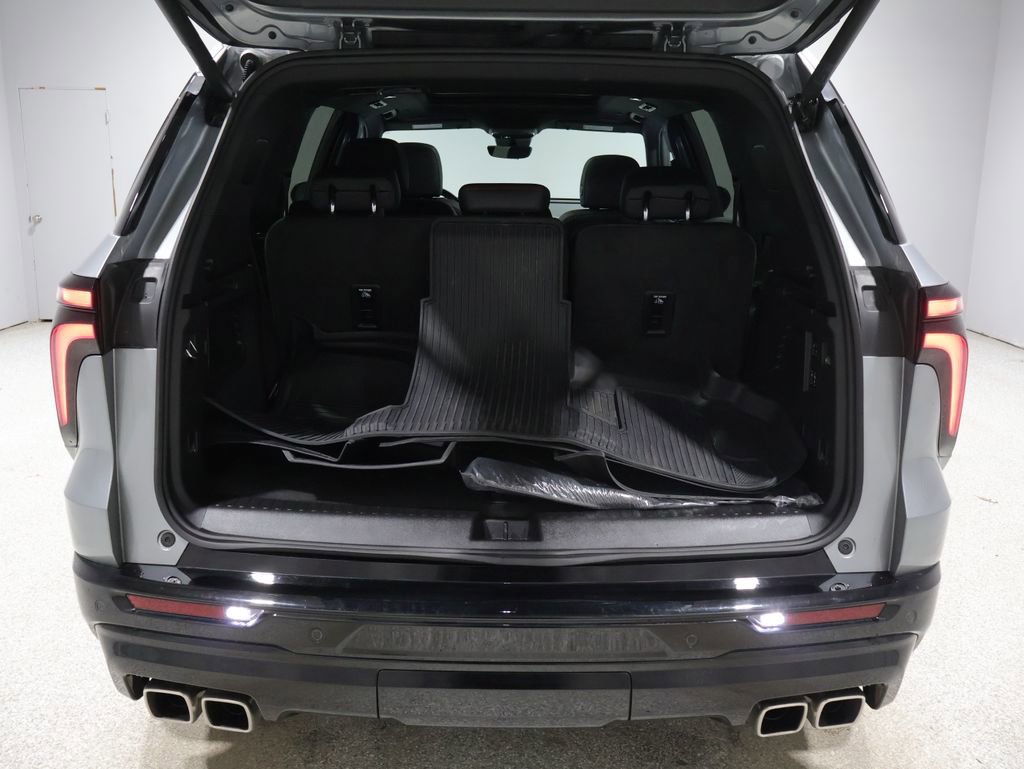 Used 2024 Chevrolet Traverse RS w/ LPO, Floor Liner Package image 21