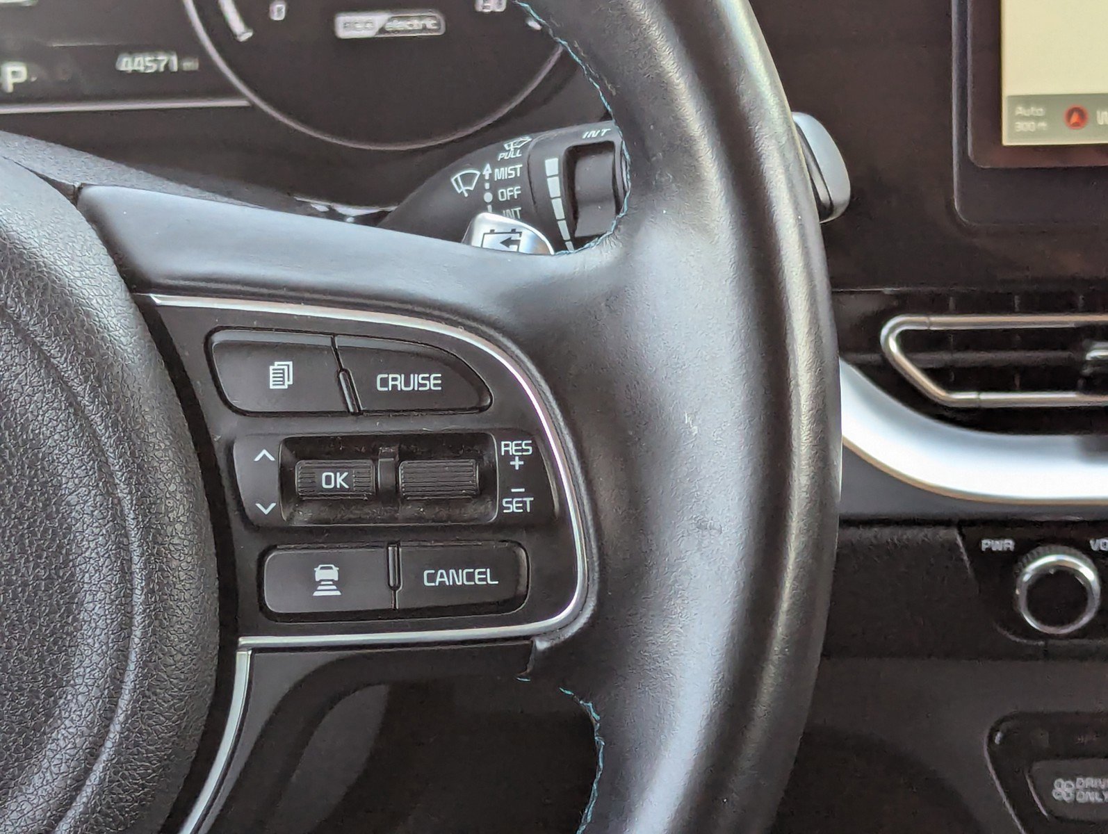 Used 2020 Kia Niro EX Premium image 25