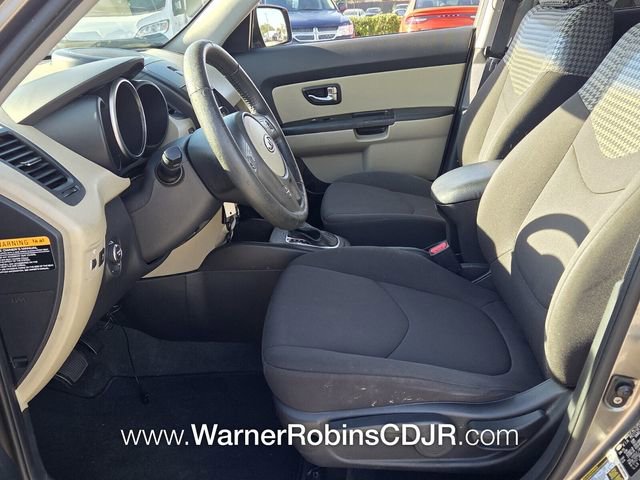 Used 2012 Kia Soul ! FWD image 5