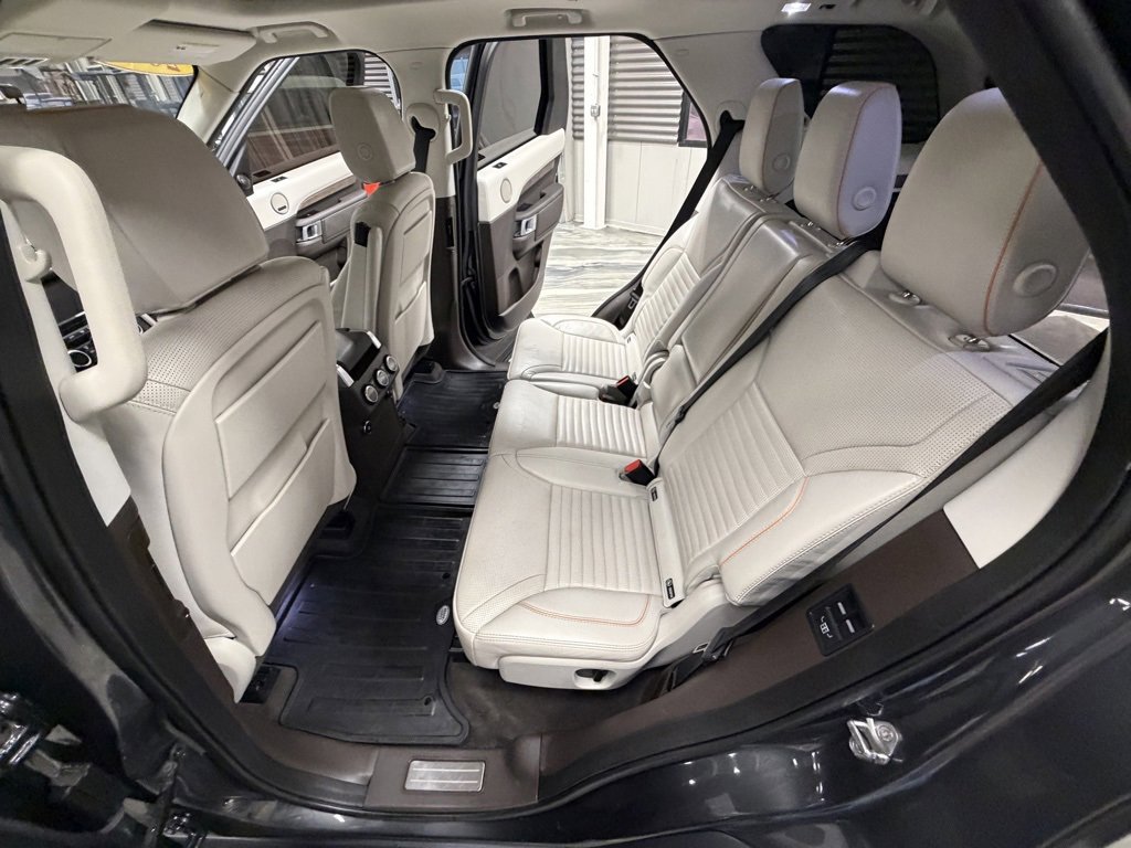 Used 2019 Land Rover Discovery HSE image 56