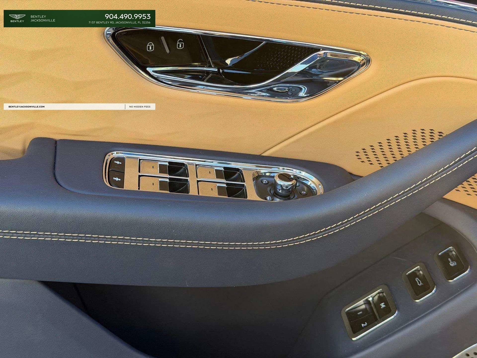 Used 2025 Bentley Flying Spur Plug-In Hybrid image 25